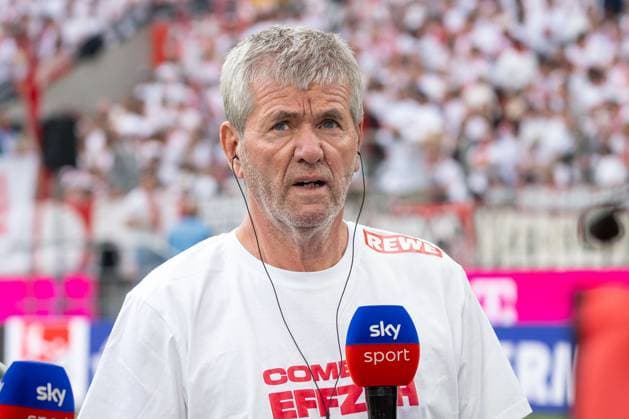 18 05 2025, Soccer 2 Bundesliga, Season 2024 2025, Matchday 34, 1 FC Koeln 1 FC Kaiserslautern at RheinEnergieStadion in Koeln Friedhelm Funkel 1 FC Koeln, Coach during the interview on SkySport Important note According to the regulations of the DFL German Football League and the DFB German Football Association, it is prohibited, to utilize or have utilized photographs taken in the stadium and or of the match in the form of sequential images and or video-like photo series Foto Kirchner Media Thomas Haesler Copyright: xKirchner-Media ThomasxHaeslerx