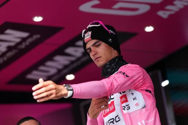 Del Toro Romero Isaac of Uae Team Emirates Xrg pink jersey on the podium during the stage 11 of the Giro d™Italia from Viareggio to Castelnovo ne Monti, Italy - Wednesday, May 21, 2025. - cycling.  Copyright: xGianxMattiaxD Alberto LaPressex