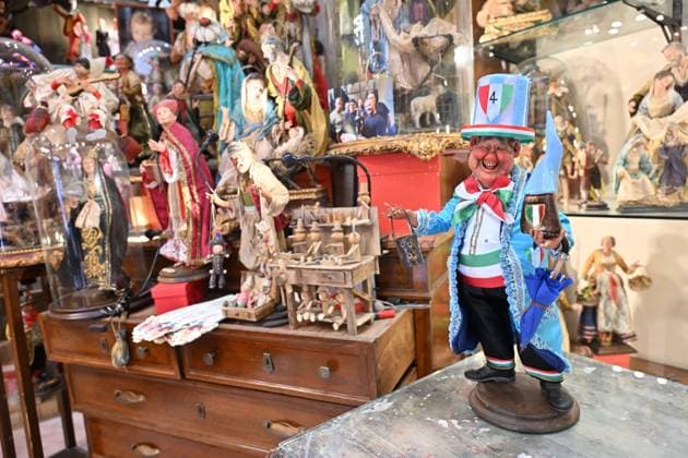 Get ready in the historic center for the possible victory of the 4th championship of Napoli football, Lucky horn, Italy (Felice De Martino SPP) Copyright: xFelicexDexMartino SPPx spp-en-FeDeMa-DMF_7572