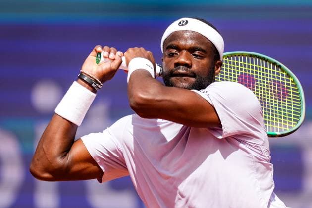 HAMBURG, GERMANY - MAY 21: Frances Tiafoe of United States plays a backhand in his Men s Singles Second Round match Roberto Bautista Agut of Spain during Day Five of the Bitpanda Hamburg Open at Am Rothenbaum on May 21, 2025 in Hamburg, Germany. (Photo by Rene Nijhuis) SPO  Copyright: xRenexNijhuis