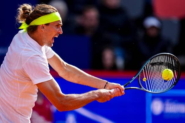 HAMBURG, GERMANY - MAY 21: Alexander Zverev of Germany plays a backhand in his Men s Singles Second Round match against Alexandre Muller of France during Day Five of the Bitpanda Hamburg Open at Am Rothenbaum on May 21, 2025 in Hamburg, Germany. (Photo by Rene Nijhuis) SPO  Copyright: xRenexNijhuis