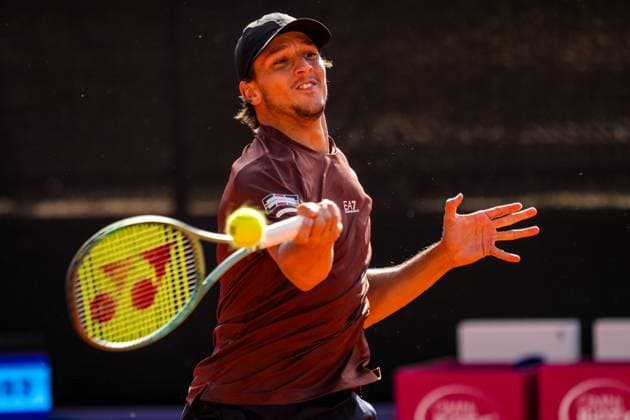 HAMBURG, GERMANY - MAY 21: Luciano Darderi of Italy plays a forehand in his Men s Singles Second Round match against Brandon Nakashima of United States during Day Five of the Bitpanda Hamburg Open at Am Rothenbaum on May 21, 2025 in Hamburg, Germany. (Photo by Rene Nijhuis) SPO  Copyright: xRenexNijhuis