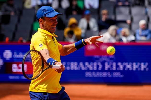 HAMBURG, GERMANY - MAY 21: Roberto Bautista Agut of Spain plays a forehand in his Men s Singles Second Round match Frances Tiafoe of United States during Day Five of the Bitpanda Hamburg Open at Am Rothenbaum on May 21, 2025 in Hamburg, Germany. (Photo by Rene Nijhuis) SPO  Copyright: xRenexNijhuis