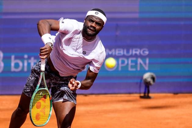 HAMBURG, GERMANY - MAY 21: Frances Tiafoe of United States serves in his Men s Singles Second Round match Roberto Bautista Agut of Spain during Day Five of the Bitpanda Hamburg Open at Am Rothenbaum on May 21, 2025 in Hamburg, Germany. (Photo by Rene Nijhuis) SPO  Copyright: xRenexNijhuis