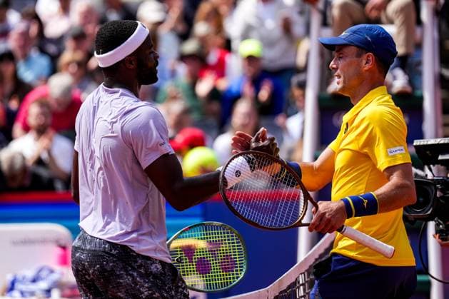 HAMBURG, GERMANY - MAY 21: Frances Tiafoe of United States congratulates Roberto Bautista Agut of Spain after their Men s Singles Second Round match during Day Five of the Bitpanda Hamburg Open at Am Rothenbaum on May 21, 2025 in Hamburg, Germany. (Photo by Rene Nijhuis) SPO  Copyright: xRenexNijhuis
