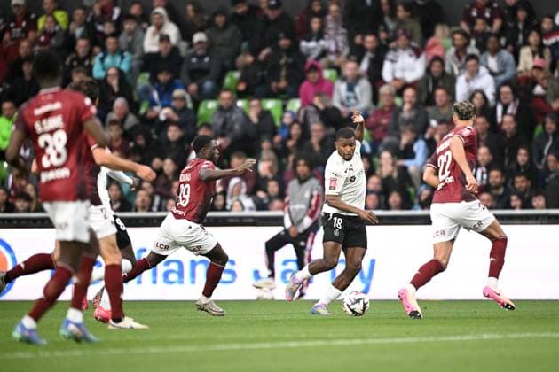 FC Metz v Stade de Reims - Playoffs Ligue 1 McDonald s Ligue 2 BKT 2024 2025, first leg 18 Sergio AKIEME (sdr) during the playoffs match between Metz and Reims at Stade Saint-Symphorien on May 21, 2025 in Metz, France. Metz France  Copyright: xFEPx 776325767