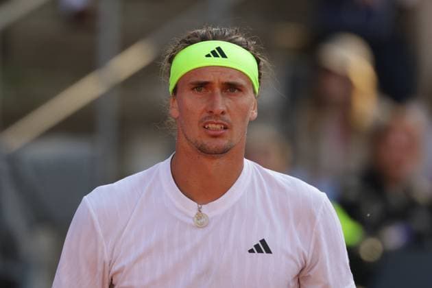 GER, Hamburg, xFSx , ATP 500 , Mens Tennis Tournament Bitpanda Hamburg Open 2025, Round of 16 21 05 2025 Alexander Zverev GER disappointed, disappointed looking, dissapointed, sad, frustrated, frustrated, frustrated Copyright: HMBxMedia FernandoxSoares