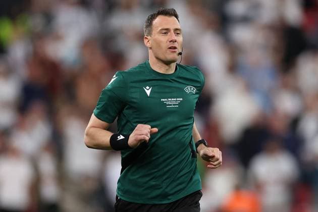 Bilbao, Spain 21 05 2025 Uefa Europa League Final 2025 Tottenham Hotspur Manchester United v l , referee, referee Felix Zwayer GER warms up Copyright: JoaquimxFerreira