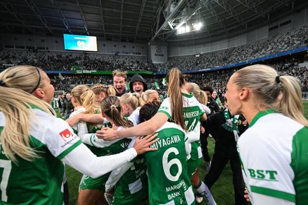 250521 Hammarby players cheer after the final of the Swedish Cup between Hammarby and IFK Norrköping on May 21, 2025 in Stockholm  Copyright: MAXIMxTHORE BB250521MT076