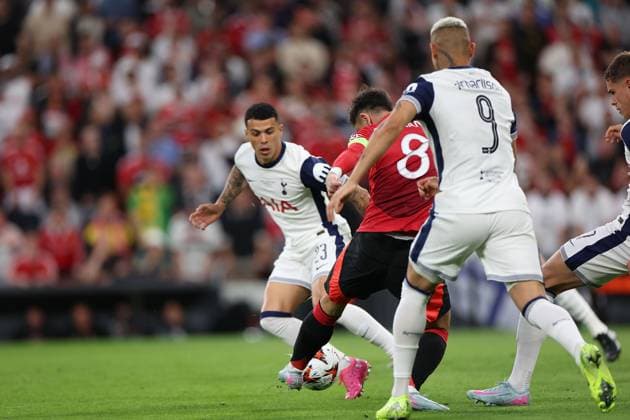 Bilbao, Spain 21 05 2025 Uefa Europa League Final 2025 Tottenham Hotspur Manchester United v l , Goal kick by Bruno Fernandes Manchester United Copyright: JoaquimxFerreira