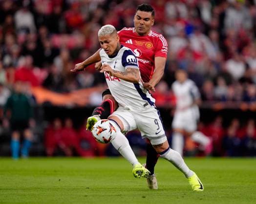 Richarlison of Tottenham Hotspur and Casemiro of Manchester United, ManU Tottenham Hotspur v Manchester United, Europa League Final, Football, San Mames Stadium, Bilbao, Spain - 21 May 2025 EDITORIAL USE ONLY No use with unauthorised audio, video, data, fixture lists, club league logos or live services. Online in-match use limited to 120 images, no video emulation. No use in betting, games or single club league player publications.  Copyright: xGokhanxTaner Shutterstockx 15312892cr