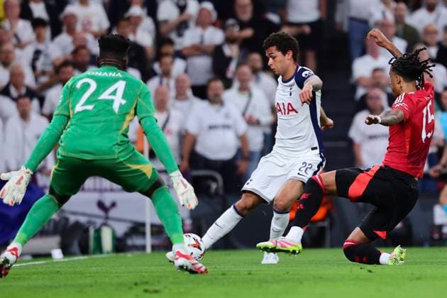 Andre Onana of Manchester United, ManU Brennan Johnson of Tottenham Hotspur and Leny Yoro of Manchester United during the 2024 2025 Europa League Final football match between Tottenham Hotspur and Manchester United at San Mames stadium in Bilbao (Spain), May 21st, 2025. CesarexPurini
