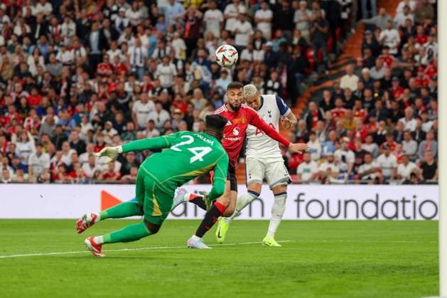 Europa League Football Match - 2024 25 Manchester United, ManU vs Tottenham During the UEFA Europa League Final 2024 25 match on 21 05 2025 in Bilbao, between the English teams Manchester United vs Tottenham at the San Mames stadium In Photo: Noussair Mazraoui of FC Manchester United - Richarlison of FC Tottenham Hotspur - Andre Onana of FC Manchester United BILBAO Stadio SAN MAMES Catalogna Spagna Copyright: xFABIOxSASSO FPAxFabioxSasso FPAx Manchester Ubited - Tottenaham2025_05_21Fabio Sasso4491