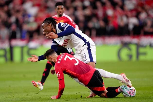 Destiny Udogie of Tottenham Hotspur and Noussair Mazraoui of Manchester United, ManU Tottenham Hotspur v Manchester United, Europa League Final, Football, San Mames Stadium, Bilbao, Spain - 21 May 2025 EDITORIAL USE ONLY No use with unauthorised audio, video, data, fixture lists, club league logos or live services. Online in-match use limited to 120 images, no video emulation. No use in betting, games or single club league player publications.  Copyright: xGokhanxTaner Shutterstockx 15312892dl