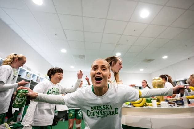 250521 Hammarbys Alice Carlsson cheers in the dressing room after the final of the Swedish Cup between Hammarby and IFK Norrköping on May 21, 2025 in Stockholm  Copyright: MAXIMxTHORE BB250521MT125