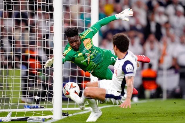 Luke Shaw of Manchester United, ManU appears to score an own goal to make it 1-0 to Tottenham Hotspur but Brennan Johnson of Tottenham Hotspur claims it Tottenham Hotspur v Manchester United, Europa League Final, Football, San Mames Stadium, Bilbao, Spain - 21 May 2025 EDITORIAL USE ONLY No use with unauthorised audio, video, data, fixture lists, club league logos or live services. Online in-match use limited to 120 images, no video emulation. No use in betting, games or single club league player publications. Copyright: xGokhanxTaner Shutterstockx 15312892do