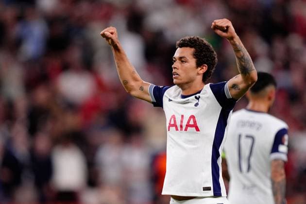 Brennan Johnson of Tottenham Hotspur claims and celebrates the opening goal Tottenham Hotspur v Manchester United, ManU Europa League Final, Football, San Mames Stadium, Bilbao, Spain - 21 May 2025 EDITORIAL USE ONLY No use with unauthorised audio, video, data, fixture lists, club league logos or live services. Online in-match use limited to 120 images, no video emulation. No use in betting, games or single club league player publications. Copyright: xGokhanxTaner Shutterstockx 15312892dr