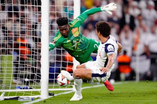Andre Onana of Manchester United, ManU reaches for the ball but it is not enough to prevent Brennan Johnson of Tottenham Hotspur opening the scoring Tottenham Hotspur v Manchester United, Europa League Final, Football, San Mames Stadium, Bilbao, Spain - 21 May 2025 EDITORIAL USE ONLY No use with unauthorised audio, video, data, fixture lists, club league logos or live services. Online in-match use limited to 120 images, no video emulation. No use in betting, games or single club league player publications. Copyright: xGokhanxTaner Shutterstockx 15312892ea