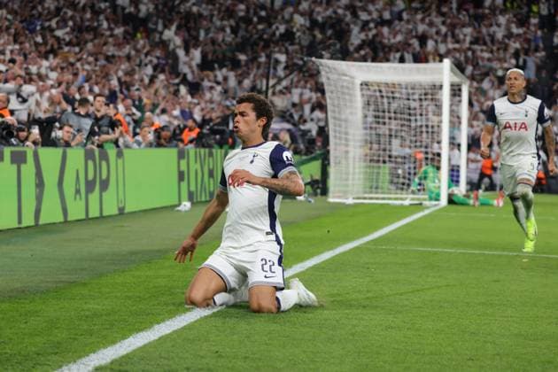 Spain - UEFA Europa League Cup Final - Tottenham Hotspur vs Manchester United, ManU - 21 05 2025 SPAIN, BILBAO, MAY 21. Brennan Johnson of Tottenham Hotspur celebrates after scoring his side™s opening goal during the UEFA Europa League 2024 25 final football match between Tottenham Hotspur and Manchester United, on May 21, 2025 at Estadio de San Mames in Bilbao, Spain. Photo by Manuel Blondeau AOP.Press Bilbao Estadio de San Mames Basque Country Spain Copyright: x ManuelxBlondeau AOP.Pressx 20250521 007