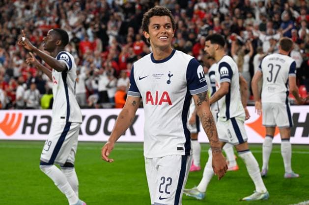 Bilbao, Estadio San Mames, 21 05 25, ESP, Men, UEFA Europa League Final 2025, Season 2024 2025, Tottenham Hotspur Manchester United picture Brennan JOHNSON Tottenham cheers after his goal to 1 0 UEFA regulations prohibit any use of photographs as image sequences and or quasi video Bizkaia Spain