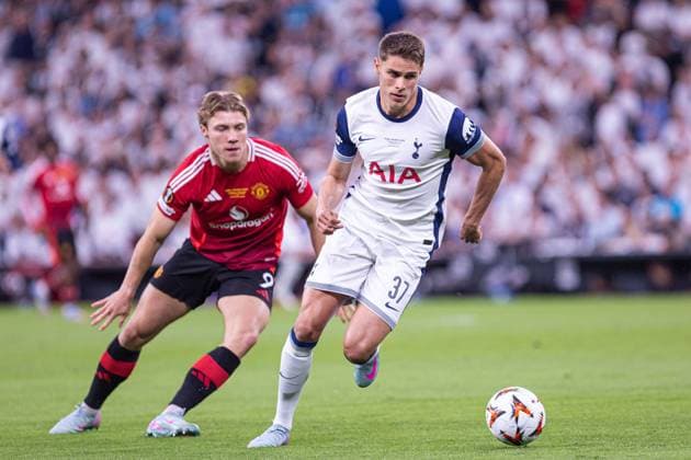 BILBAO 21.05.2025 FINAL LIGA EUROPY UEFA SEZON 2024 25 --- UEFA EUROPE LEAGUE FINAL MATCH SEASON 2024 25 IN BILBAO: TOTTENHAM HOTSPUR - Manchester United, ManU NZ RASMUS HOJLUND MICKY VAN DE VEN FOT. ERNEST KOLODZIEJ 400mm.pl NEWSPIX.PL --- newspix.pl 