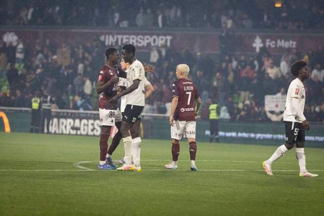 FOOTBALL : Metz FC vs Reims. - Tour de Barrage Match Aller. Stade Saint-Symphorien de Metz 21 05 2025 dÃ ception des joueurs de Metz et Reims apres match nul  Copyright: xelyxandroxcegarrax