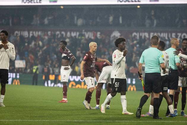 FOOTBALL : Metz FC vs Reims. - Tour de Barrage Match Aller. Stade Saint-Symphorien de Metz 21 05 2025 dÃ ception des joueurs de Metz et Reims apres match nul  Copyright: xelyxandroxcegarrax