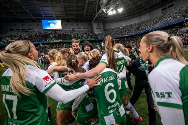 250521 Hammarbys Ellen Wangerheim, Stina Lennartsson, Asato Miyagawa and Bella Andersson cheer after the final of the Swedish Cup between Hammarby and IFK Norrköping on May 21, 2025 in Stockholm  Copyright: MAXIMxTHORE BB250521MT141