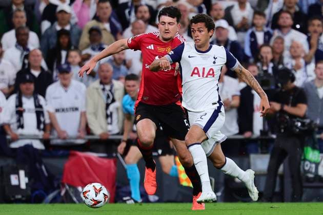 Harry Maguire of Manchester United, ManU and Brennan Johnson of Tottenham Hotspur during the 2024 2025 Europa League Final football match between Tottenham Hotspur and Manchester United at San Mames stadium in Bilbao (Spain), May 21st, 2025. CesarexPurini