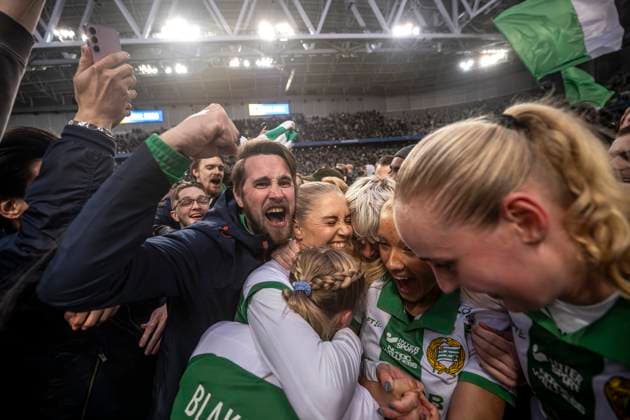 250521 Hammarbys Alice Carlsson, goalkeeper Moa Edrud and Smilla Holmberg cheer after the final of the Swedish Cup between Hammarby and IFK Norrköping on May 21, 2025 in Stockholm  Copyright: MAXIMxTHORE BB250521MT145