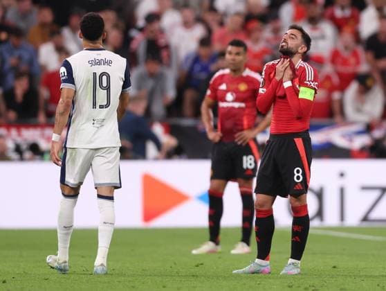 Bilbao, Spain, 21st May 2025. Bruno Fernandes of Manchester United, ManU reacts during the Tottenham Hotspur vs Manchester United UEFA Europa League Final match at San Mames, Bilbao. Picture credit should read: David Klein Sportimage EDITORIAL USE ONLY. No use with unauthorised audio, video, data, fixture lists, club league logos or live services. Online in-match use limited to 120 images, no video emulation. No use in betting, games or single club league player publications. SPI_142_DK_Tottenham_Man_Utd SPI-3943-0145