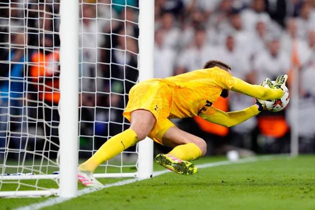 Guglielmo Vicario of Tottenham Hotspur makes a vital last minute save Tottenham Hotspur v Manchester United, ManU Europa League Final, Football, San Mames Stadium, Bilbao, Spain - 21 May 2025 EDITORIAL USE ONLY No use with unauthorised audio, video, data, fixture lists, club league logos or live services. Online in-match use limited to 120 images, no video emulation. No use in betting, games or single club league player publications. Copyright: xGokhanxTaner Shutterstockx 15312892fs
