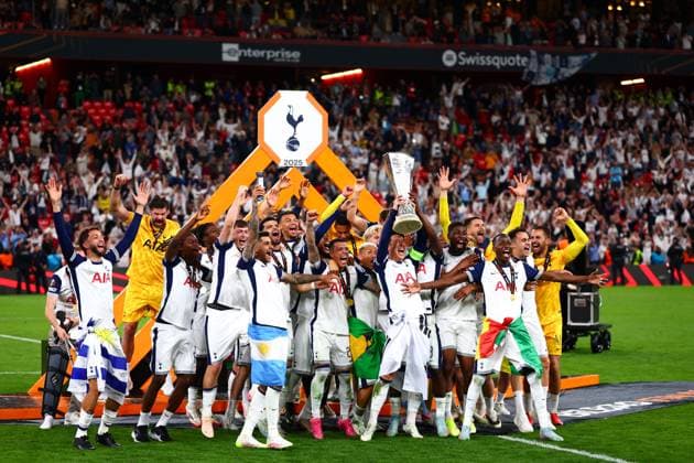 Son Heung-Min of Tottenham Hotspur and Tottenham Hotspur lift the UEFA Europa League trophy Tottenham Hotspur v Manchester United, ManU Europa League Final, Football, San Mames Stadium, Bilbao, Spain - 21 May 2025 EDITORIAL USE ONLY No use with unauthorised audio, video, data, fixture lists, club league logos or live services. Online in-match use limited to 120 images, no video emulation. No use in betting, games or single club league player publications. Copyright: xJamesxMarsh Shutterstockx 15312890el