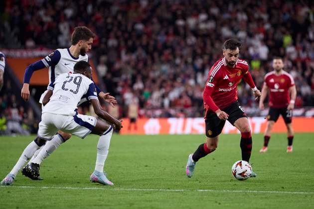 May 21, 2025, Bilbao, Vizcaya, Spain: Bruno Fernandes of Manchester United, ManU in action during the UEFA Europa League 2024 25 Final match between Tottenham Hotspur and Manchester United at San Mames on May 21, 2025, in Bilbao, Spain. Bilbao Spain - ZUMAa181 20250521_zaa_a181_069 Copyright: xRicardoxLarreinax