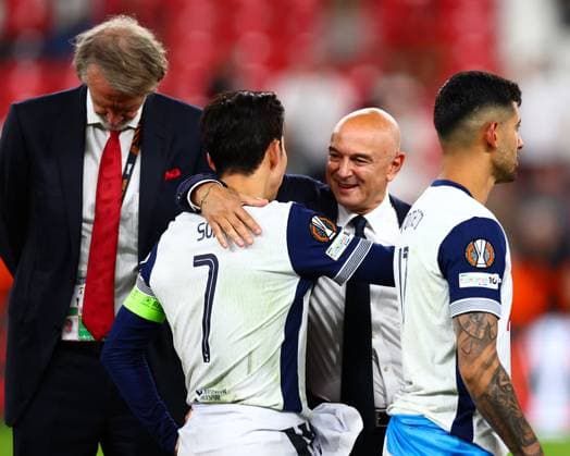 Tottenham Hotspur Chairman Daniel Levy embraces Son Heung-Min of Tottenham Hotspur Tottenham Hotspur v Manchester United, ManU Europa League Final, Football, San Mames Stadium, Bilbao, Spain - 21 May 2025 EDITORIAL USE ONLY No use with unauthorised audio, video, data, fixture lists, club league logos or live services. Online in-match use limited to 120 images, no video emulation. No use in betting, games or single club league player publications. Copyright: xJamesxMarsh Shutterstockx 15312890fc
