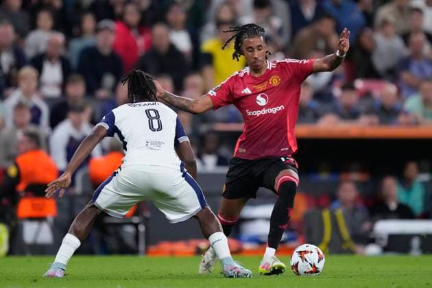 Tottenham Hotspur v Manchester United, ManU - UEFA Europa League Final 2025 Leny Yoro centre-back of Manchester United and France competes for the ball with Yves Bissouma defensive midfield left-back of Tottenham and Mali during the UEFA Europa League Final 2025 between Tottenham Hotspur and Manchester United at Estadio San Mames on May 21, 2025 in Bilbao, Spain. Bilbao Basque Country Spain  Copyright: xJosexBretonx originalFilename:bretonhernandez-tottenha250521_npube.jpg