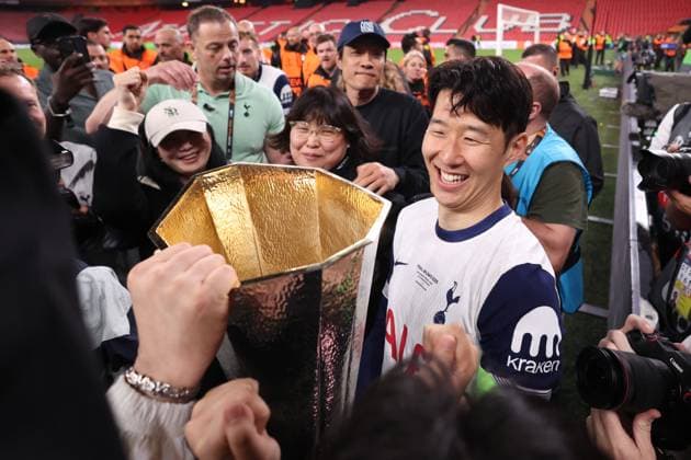 Bilbao, Spain, 21st May 2025. Son Heung-Min of Tottenham with the trophy after his team win during the Tottenham Hotspur vs Manchester United, ManU UEFA Europa League Final match at San Mames, Bilbao. Picture credit should read: David Klein Sportimage EDITORIAL USE ONLY. No use with unauthorised audio, video, data, fixture lists, club league logos or live services. Online in-match use limited to 120 images, no video emulation. No use in betting, games or single club league player publications. SPI_229_DK_Tottenham_Man_Utd SPI-3943-0232
