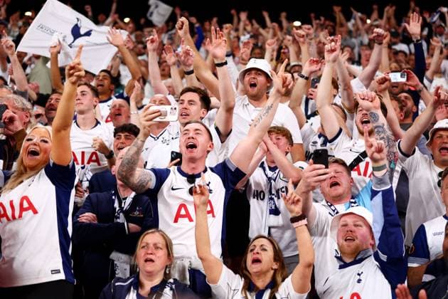 Tottenham fans celebrate. Tottenham Hotspur v Manchester United, ManU Europa League Final, Football, San Mames Stadium, Bilbao, Spain - 21 May 2025 EDITORIAL USE ONLY No use with unauthorised audio, video, data, fixture lists, club league logos or live services. Online in-match use limited to 120 images, no video emulation. No use in betting, games or single club league player publications.  Copyright: xJamesxMarsh Shutterstockx 15312890gt