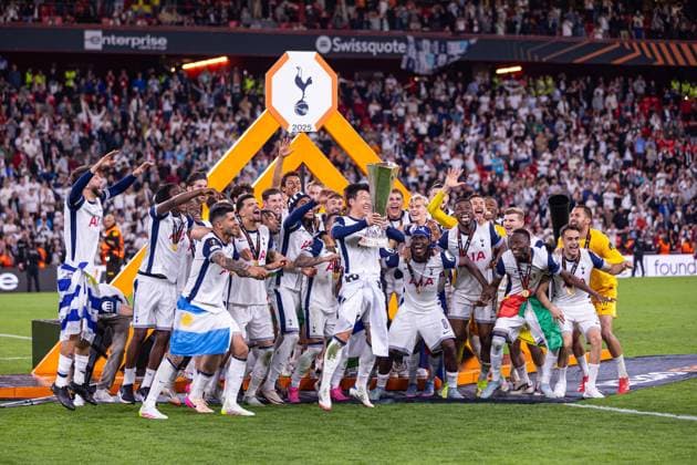 BILBAO 21.05.2025 FINAL LIGA EUROPY UEFA SEZON 2024 25 --- UEFA EUROPA LEAGUE FINAL MATCH SEASON 2024 25 IN BILBAO: TOTTENHAM HOTSPUR - Manchester United, ManU NZ RADOSC PILKARZY TOTTENHAMU PO WYGRANIU LIGI EUROPY DRUZYNA TEAM PUCHAR FOT. ERNEST KOLODZIEJ 400mm.pl NEWSPIX.PL --- newspix.pl 