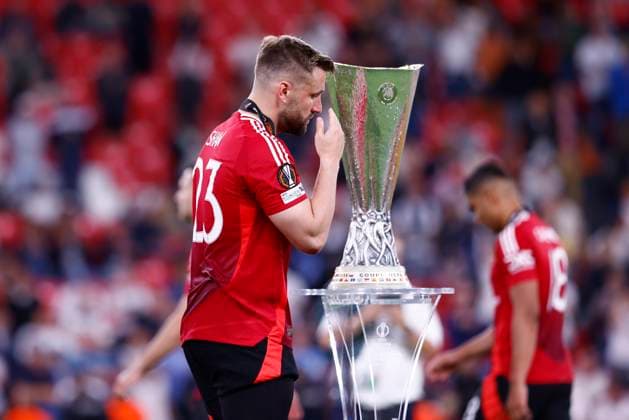 May 22, 2025, Bilbao, Vizcaya, Spain: Luke Shaw of Manchester United, ManU laments near of the trophy during the Final UEFA Europa League football match played between Tottenham Hotspur FC and Manchester United at San Mames stadium on May 21, 2025, in Bilbao, Vizcaya, Spain. Bilbao Spain - ZUMAa181 20250522_zaa_a181_009 Copyright: xDennisxAgyemanx