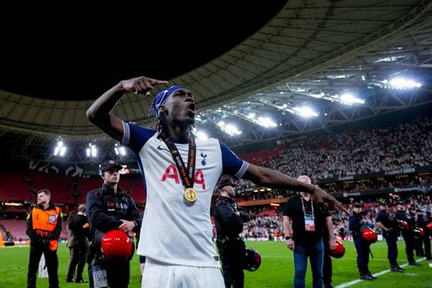 Yves Bissouma of Tottenham Hotspur celebrates the victory during the UEFA Europa League Final match between Tottenham Hotspur and Manchester United, ManU at the Estadio de San MamÃ s, Bilbao, Spain on 21 May 2025. Copyright: xGiuseppexMaffiax 43290032