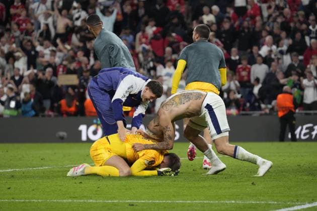 2025 UEFA Europa League Final: Tottenham Hotspur F.C. vs. Manchester United, ManU F.C. Richarlison of Tottenham Hotspur F.C. and Guglielmo Vicario of Tottenham Hotspur F.C. celebrate, as Tottenham are crowned champions after the 2025 UEFA Europa League Final: Tottenham Hotspur F.C. vs. Manchester United F.C. match on 21 May 2025, at San Mames Stadium, in Bilbao, Spain Bilbao San Mames Stadium Spain Copyright: xAlexandraxFechetex _ADR9592