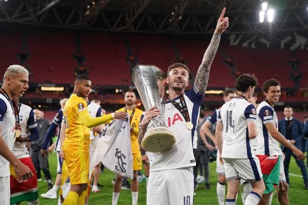 2025 UEFA Europa League Final: Tottenham Hotspur F.C. vs. Manchester United, ManU F.C. James Maddison of Tottenham Hotspur F.C. celebrates, as Tottenham are crowned champions after the 2025 UEFA Europa League Final: Tottenham Hotspur F.C. vs. Manchester United F.C. match on 21 May 2025, at San Mames Stadium, in Bilbao, Spain Bilbao San Mames Stadium Spain Copyright: xAlexandraxFechetex DSC02230