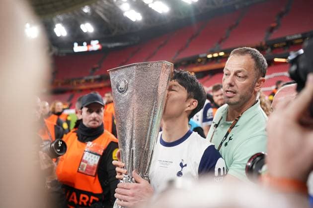2025 UEFA Europa League Final: Tottenham Hotspur F.C. vs. Manchester United, ManU F.C. Heung-Min Son of Tottenham Hotspur F.C. celebrates, as Tottenham are crowned champions after the 2025 UEFA Europa League Final: Tottenham Hotspur F.C. vs. Manchester United F.C. match on 21 May 2025, at San Mames Stadium, in Bilbao, Spain Bilbao San Mames Stadium Spain Copyright: xAlexandraxFechetex DSC04322