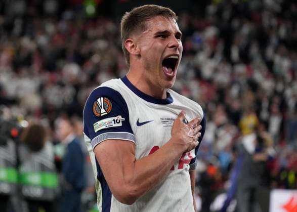 2025 UEFA Europa League Final: Tottenham Hotspur F.C. vs. Manchester United, ManU F.C. Micky van de Ven of Tottenham Hotspur F.C. celebrates, as Tottenham are crowned champions after the 2025 UEFA Europa League Final: Tottenham Hotspur F.C. vs. Manchester United F.C. match on 21 May 2025, at San Mames Stadium, in Bilbao, Spain Bilbao San Mames Stadium Spain Copyright: xAlexandraxFechetex _ADR992701