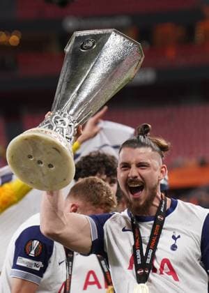 2025 UEFA Europa League Final: Tottenham Hotspur F.C. vs. Manchester United, ManU F.C. Radu Dragusin celebrates, as Tottenham are crowned champions after the 2025 UEFA Europa League Final: Tottenham Hotspur F.C. vs. Manchester United F.C. match on 21 May 2025, at San Mames Stadium, in Bilbao, Spain Bilbao San Mames Stadium Spain Copyright: xAlexandraxFechetex DSC0177901