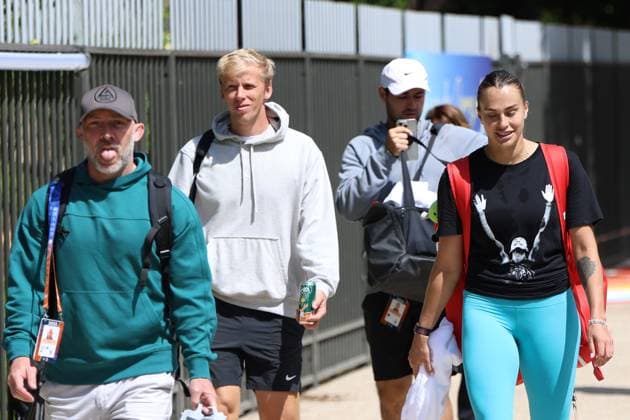 May 22, 2025, Paris, Celestynow, France: ARYNA SABALENKA and her team: ANTON DUBROV, ANDREI VASILEVSKI, JASON STACY after practice session of French Open 2025 at Roland Garros in Paris. Paris France - ZUMAc278 20250522_zsp_c278_024 Copyright: xMarcinxCholewinskix