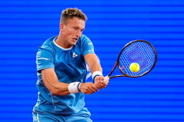 HAMBURG, GERMANY - MAY 22: Jiri Lehecka of Czech Republic plays a backhand in his Men s Singles Quarter Final match against Tomas Martin Etcheverry of Argentina during Day Six of the Bitpanda Hamburg Open at Am Rothenbaum on May 22, 2025 in Hamburg, Germany. (Photo by Rene Nijhuis) SPO  Copyright: xRenexNijhuis
