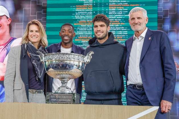 May 22, 2025, Paris, Paris, France: Amo lie Mauresmo, Ousman Dembele (PSG football player), Carlos Alcaraz, Gilles Moretton during the draw of the tennis Grand Slam of Roland Garros 2025, at Roland Garros Stadium - on May 22 2025.Paris - France Paris France - ZUMAb253 20250522_zsp_b253_072 Copyright: xLoicxBaratouxx