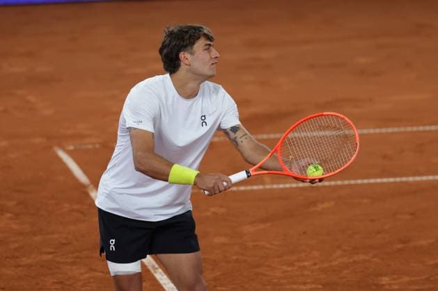 GER, Hamburg, xFSx , ATP 500 , Mens Tennis Tournament Bitpanda Hamburg Open 2025, Quarterfinals , 22 05 2025 Flavio Cobolli ITA makes a serve Copyright: HMBxMedia FernandoxSoares